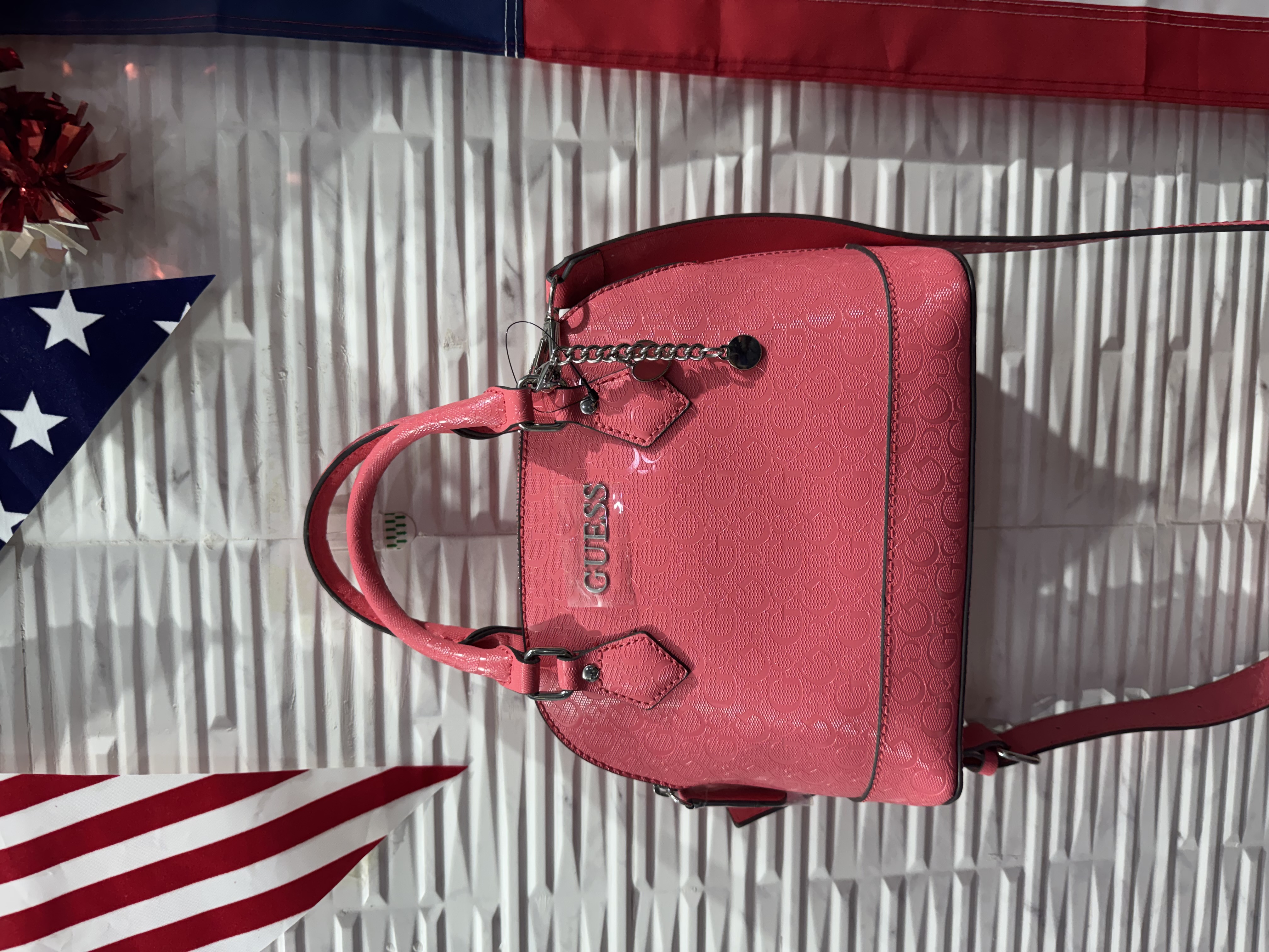 Bolso Guess Coral