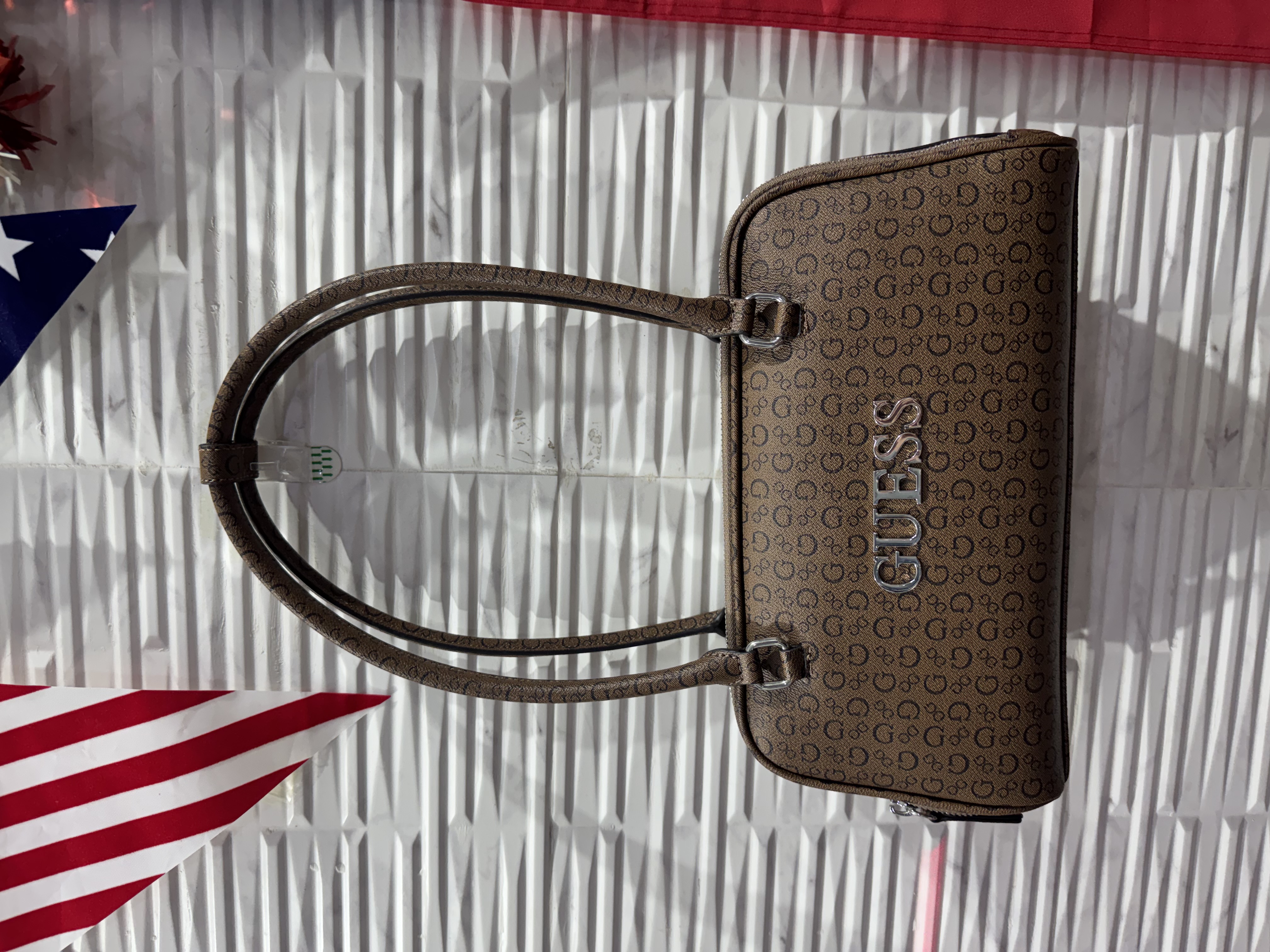 Bolso Guess Marron