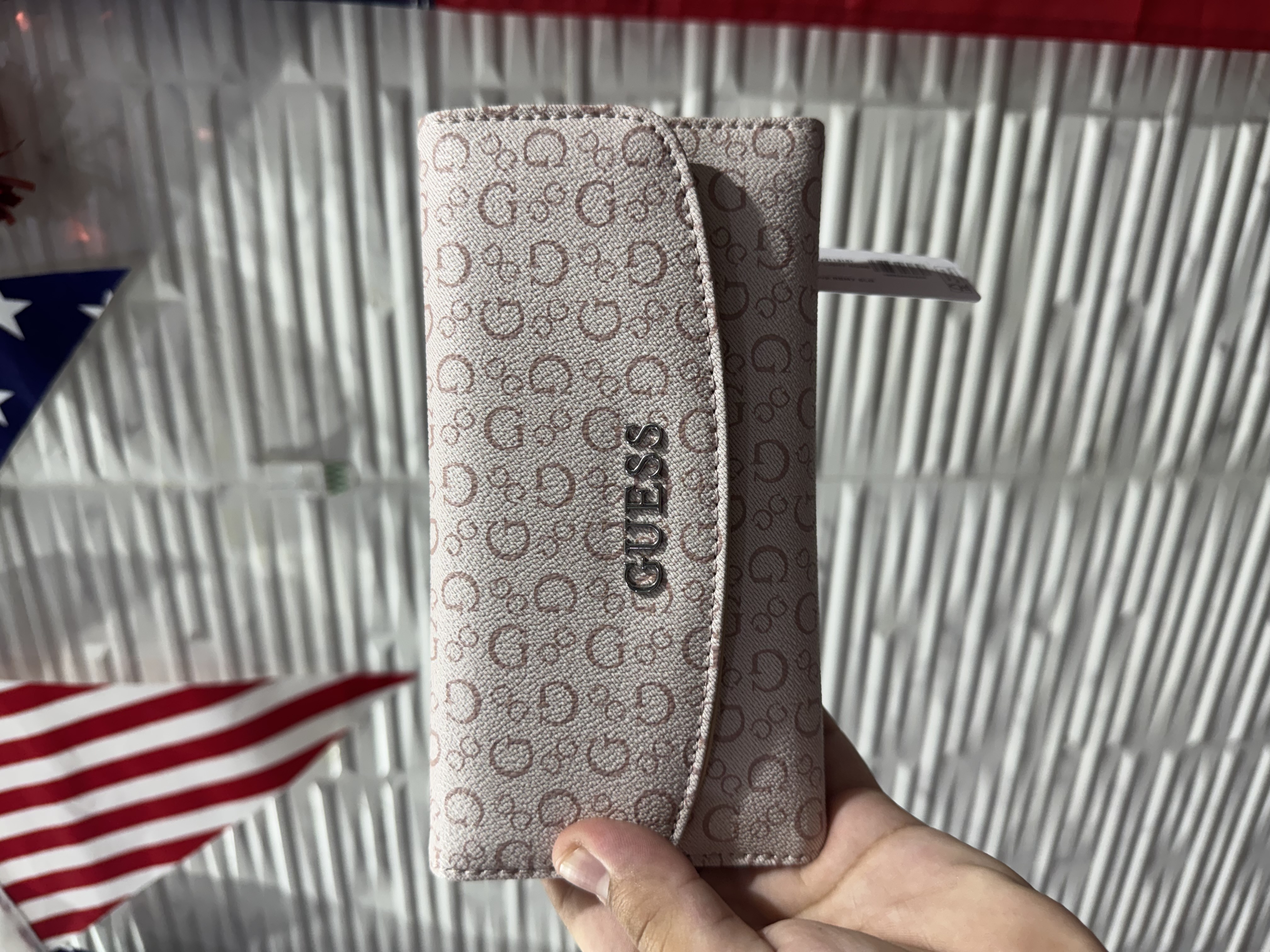 Cartera Guess Rosa